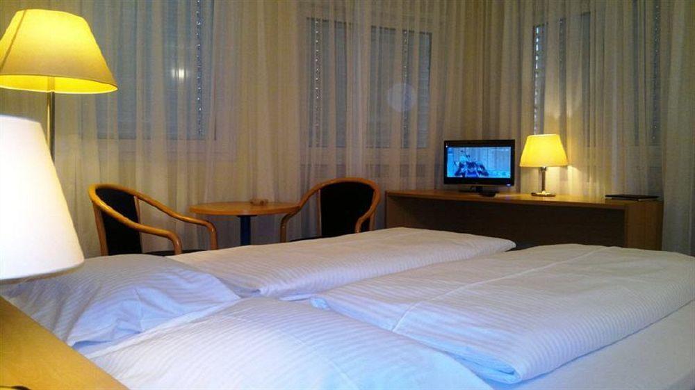 Central Hotel Winnenden Εξωτερικό φωτογραφία