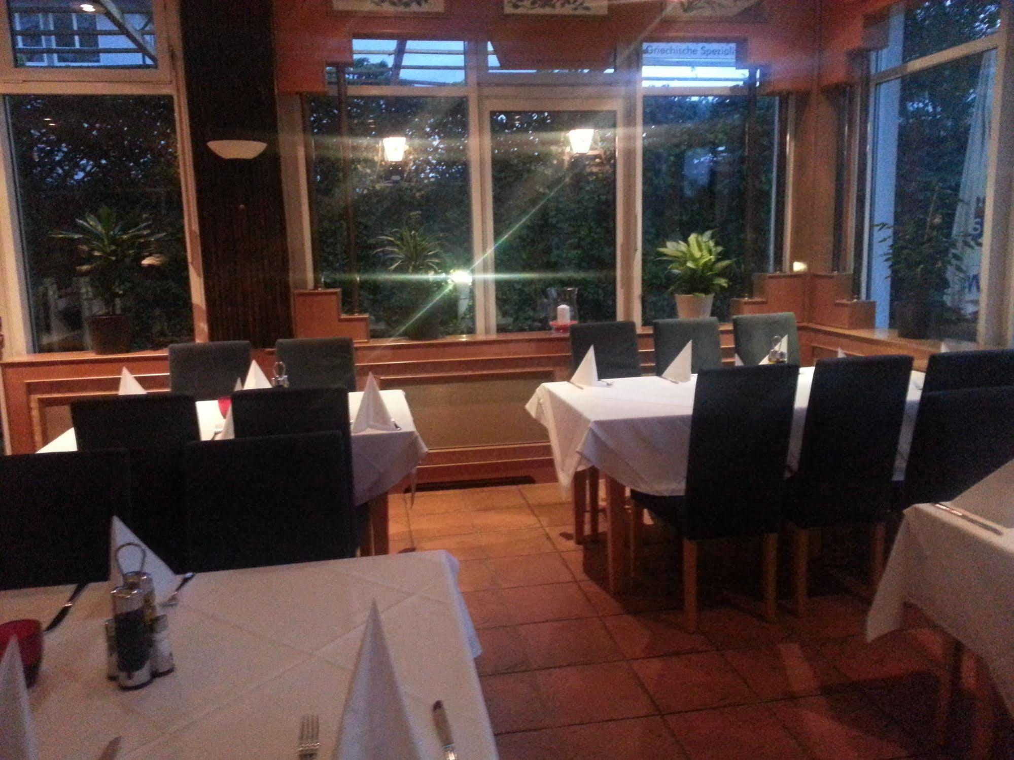 Central Hotel Winnenden Εξωτερικό φωτογραφία