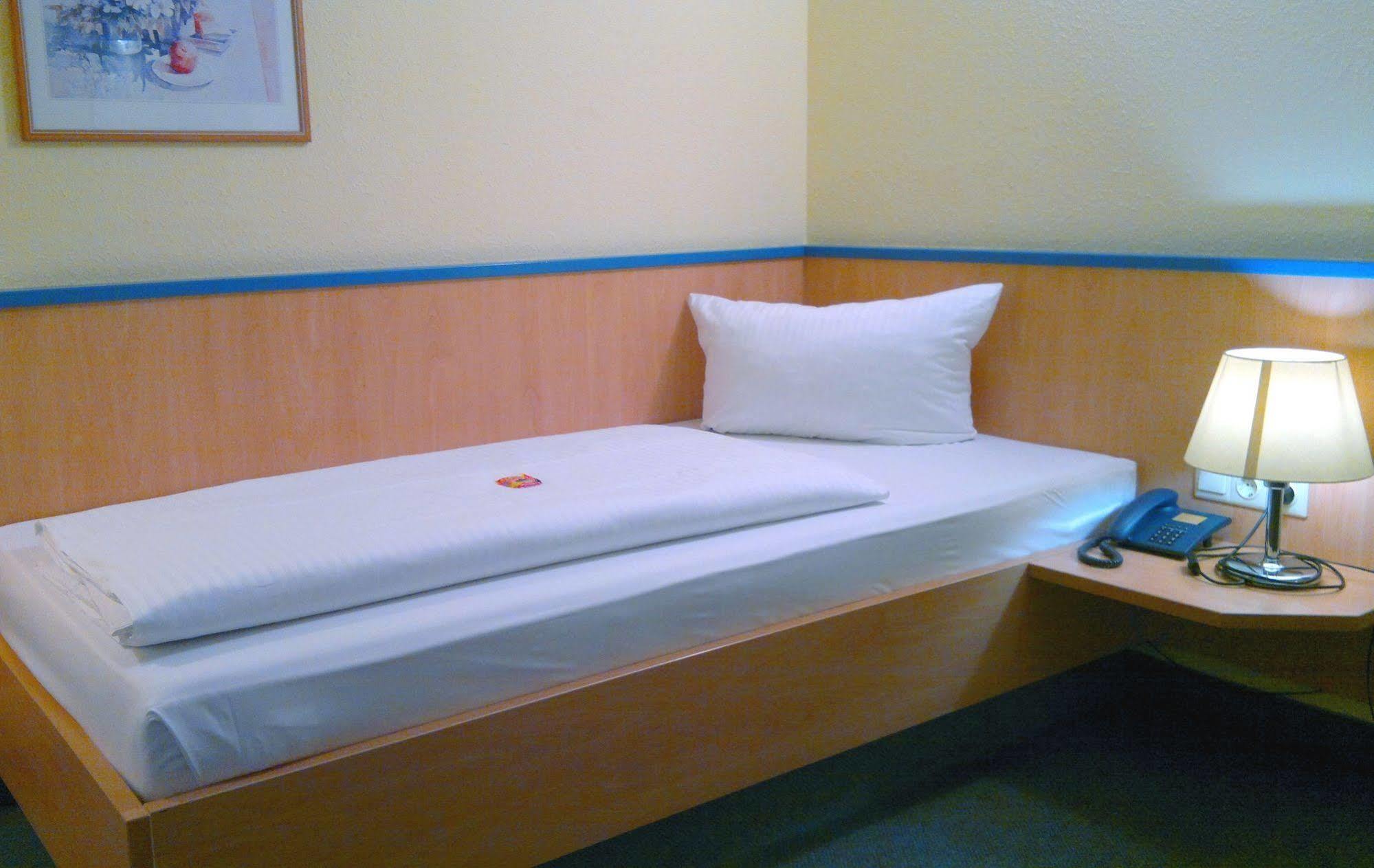 Central Hotel Winnenden Εξωτερικό φωτογραφία