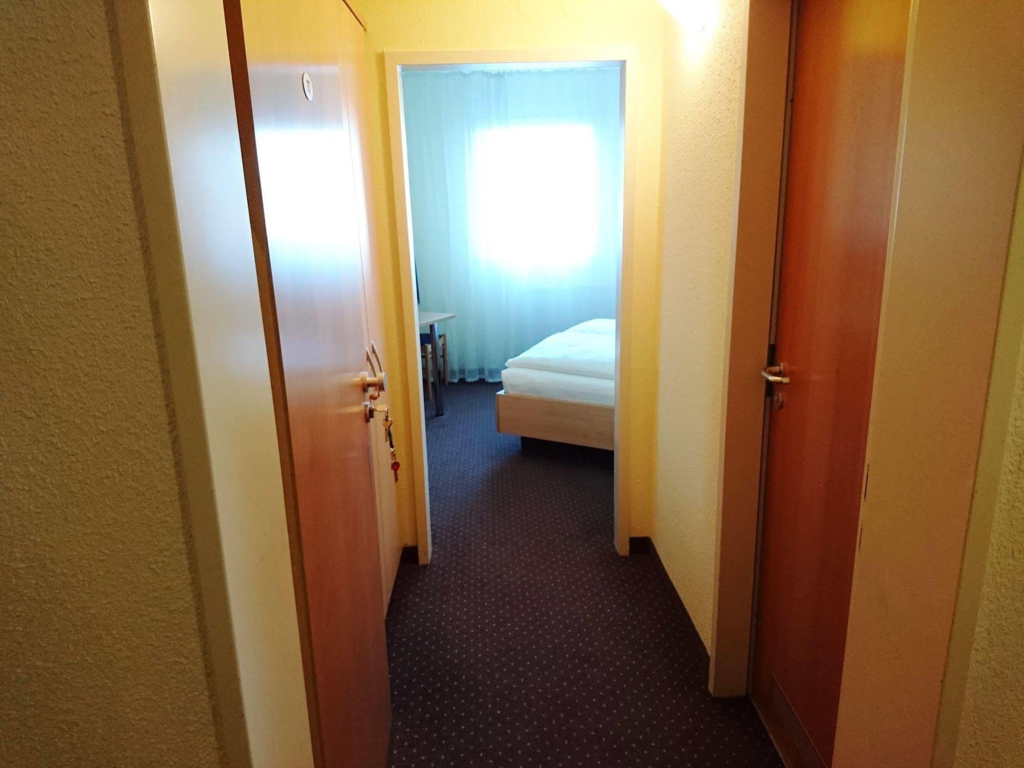 Central Hotel Winnenden Εξωτερικό φωτογραφία