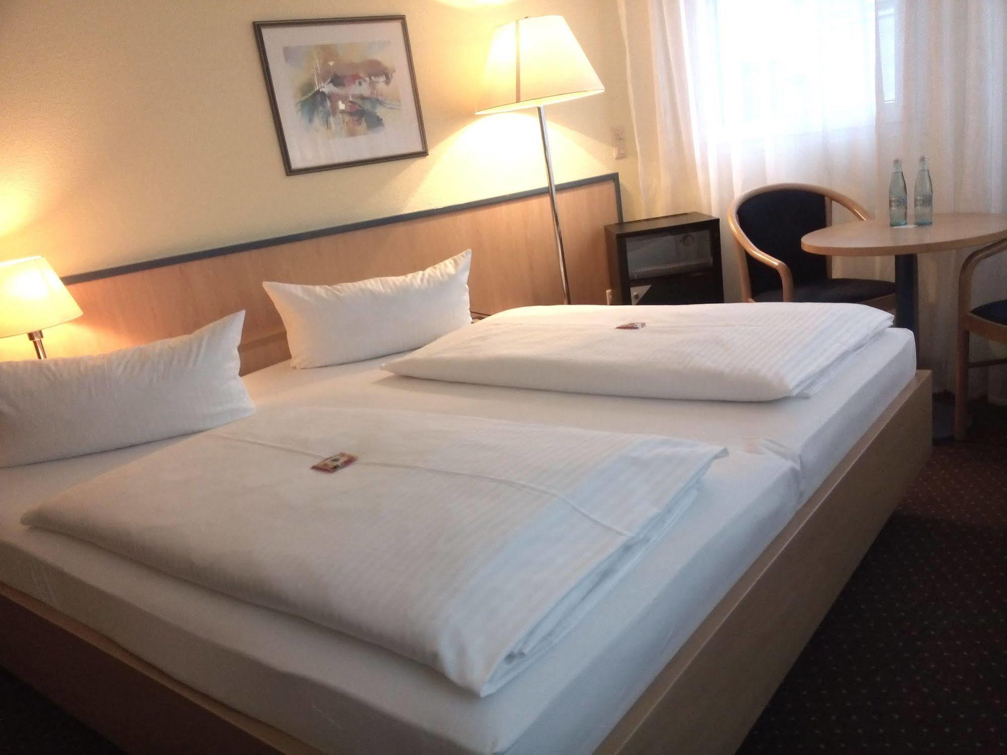 Central Hotel Winnenden Εξωτερικό φωτογραφία