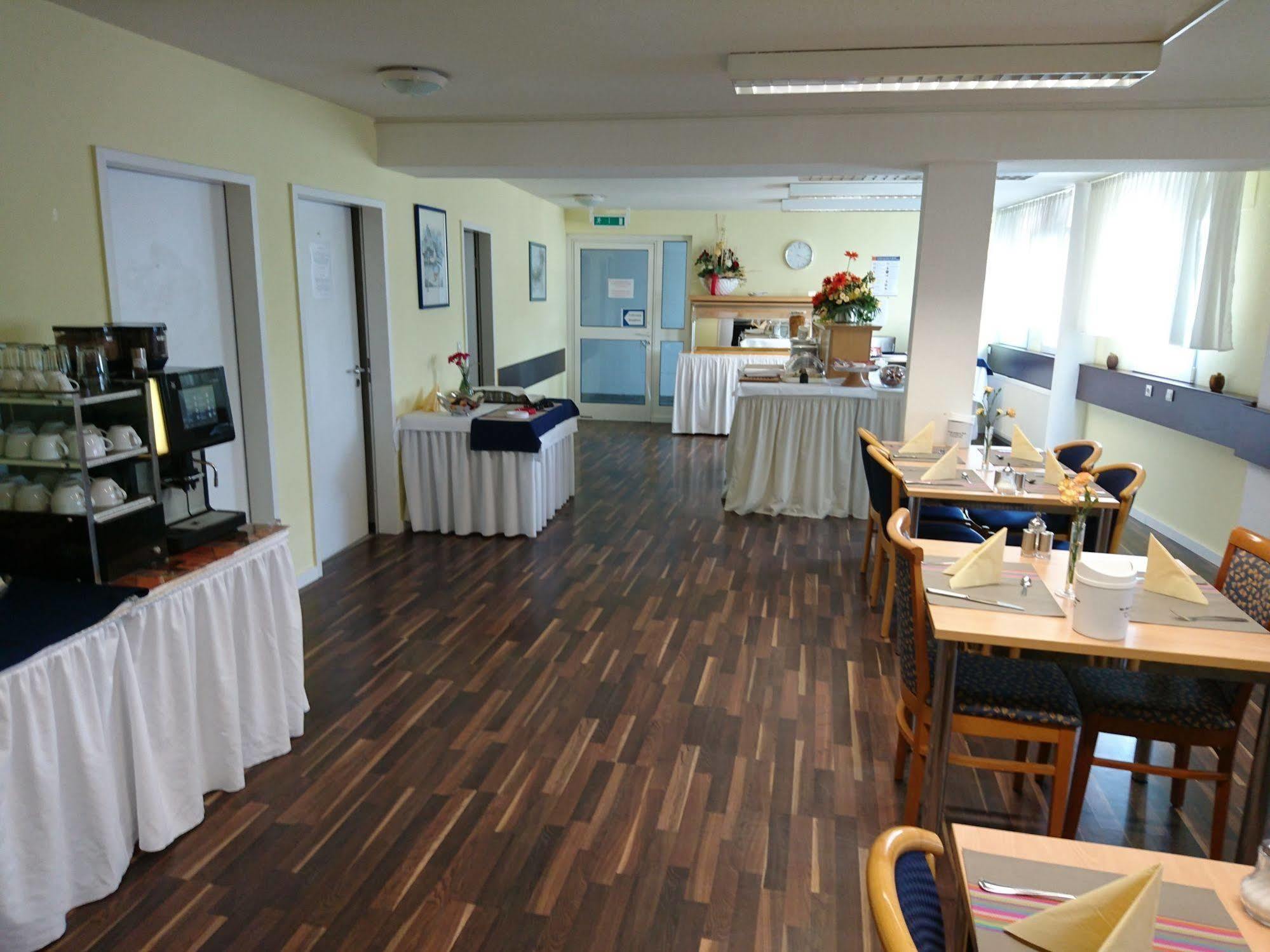 Central Hotel Winnenden Εξωτερικό φωτογραφία