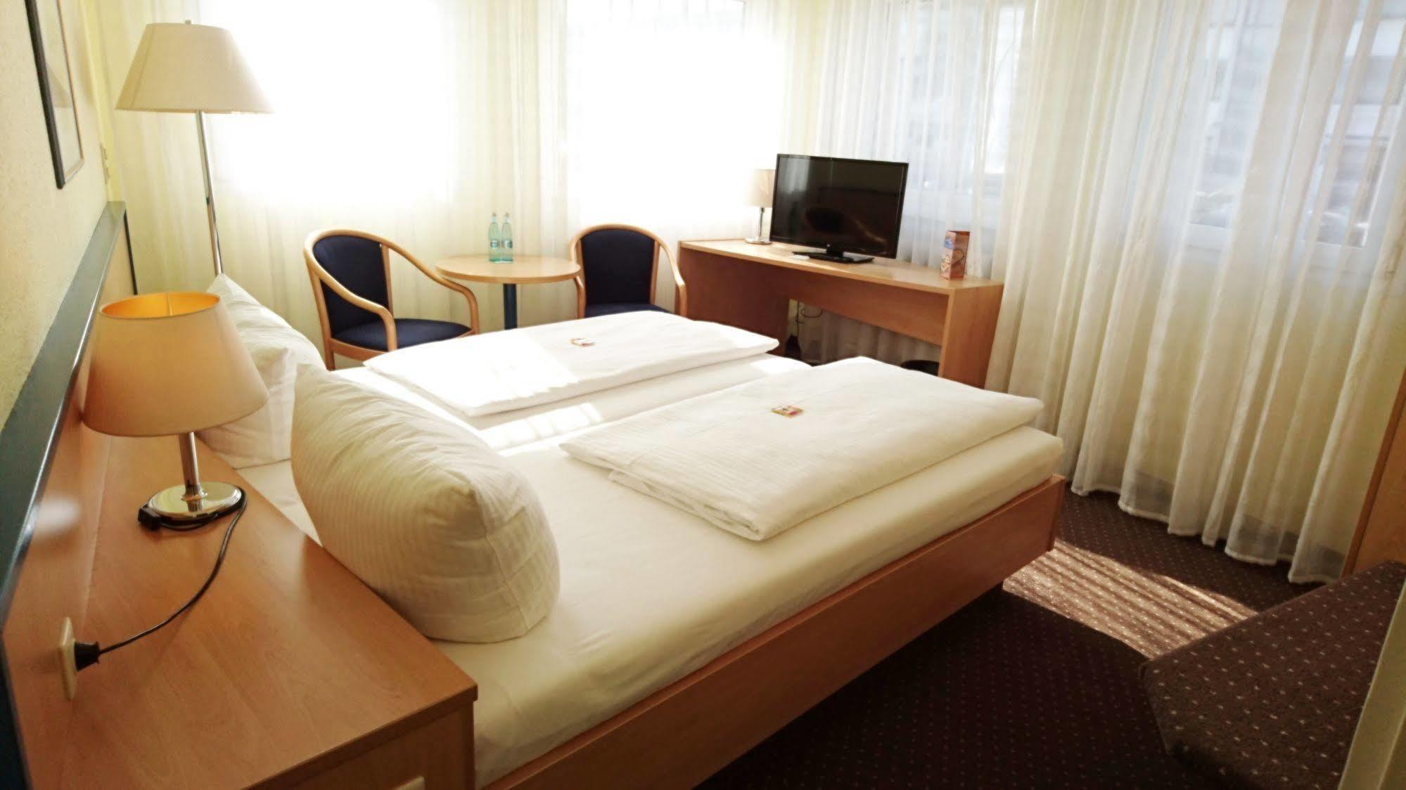Central Hotel Winnenden Εξωτερικό φωτογραφία